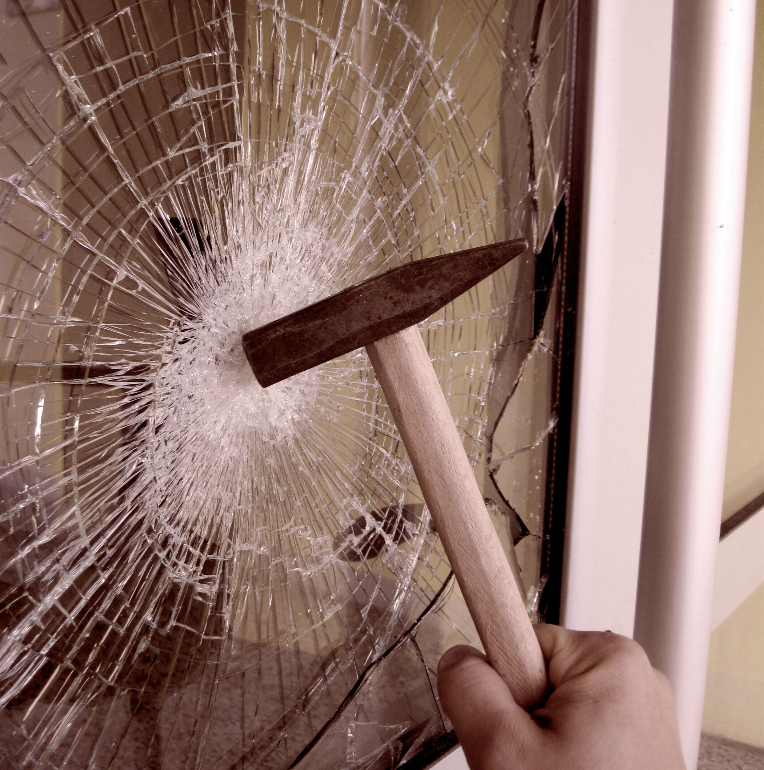 Sicherheitsfolie & Wohnsicherheit – Schutz vor Einbruch & Glasbruch